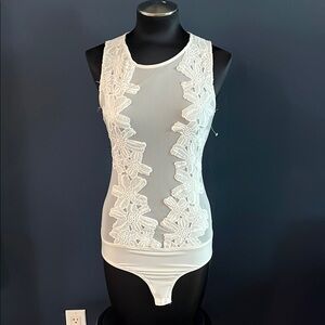 Haute Monde ivory floral appliqué semi sheer sleeveless bodysuit size L large